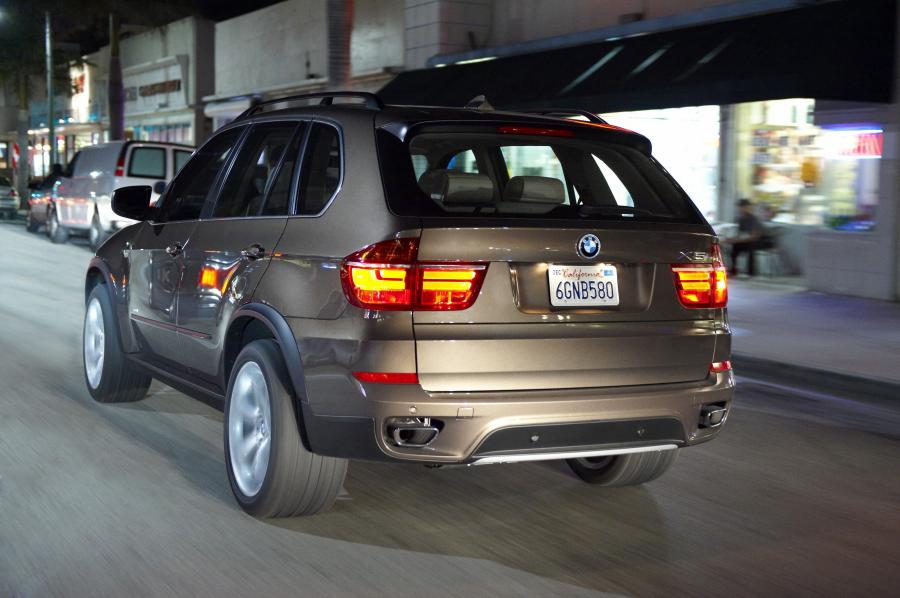  BMW X5 xDrive 5.0i 2010 года  (фото 76 из 142)